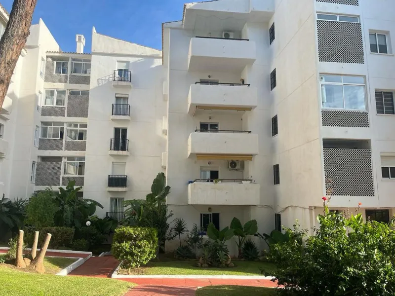 Apartment - Middle Floor Apartment в продаже в Mijas, Málaga. В доме 2 спален и 1 ванных комнат. Площадь дома 77 м²