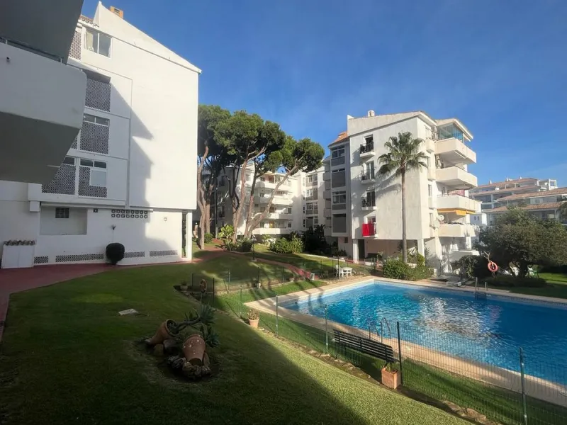 Apartment - Middle Floor Apartment в продаже в Mijas, Málaga. В доме 2 спален и 1 ванных комнат. Площадь дома 77 м²