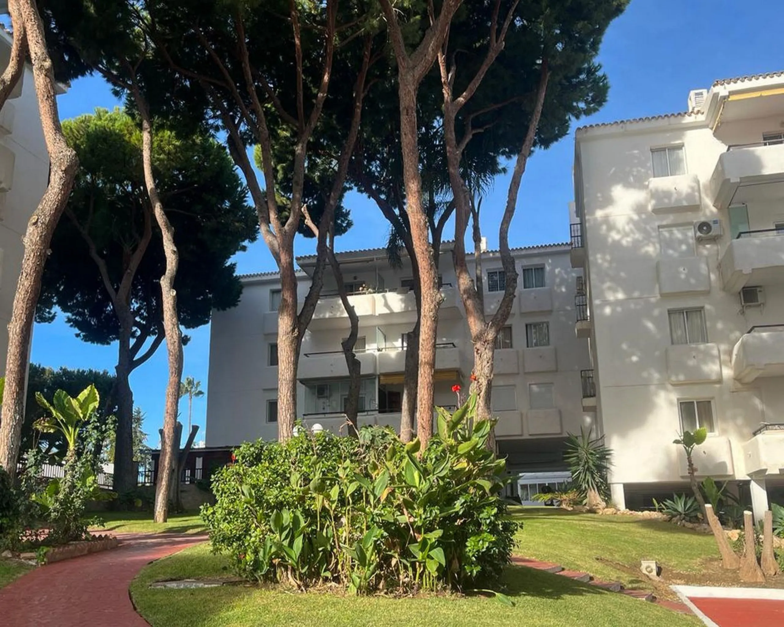 Apartment - Middle Floor Apartment в продаже в Mijas, Málaga. В доме 2 спален и 1 ванных комнат. Площадь дома 77 м²
