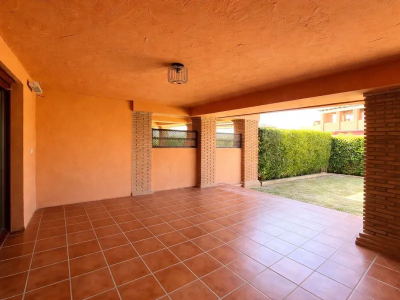 Ground Floor Apartment with Private Garden in Casares Golf Gardens