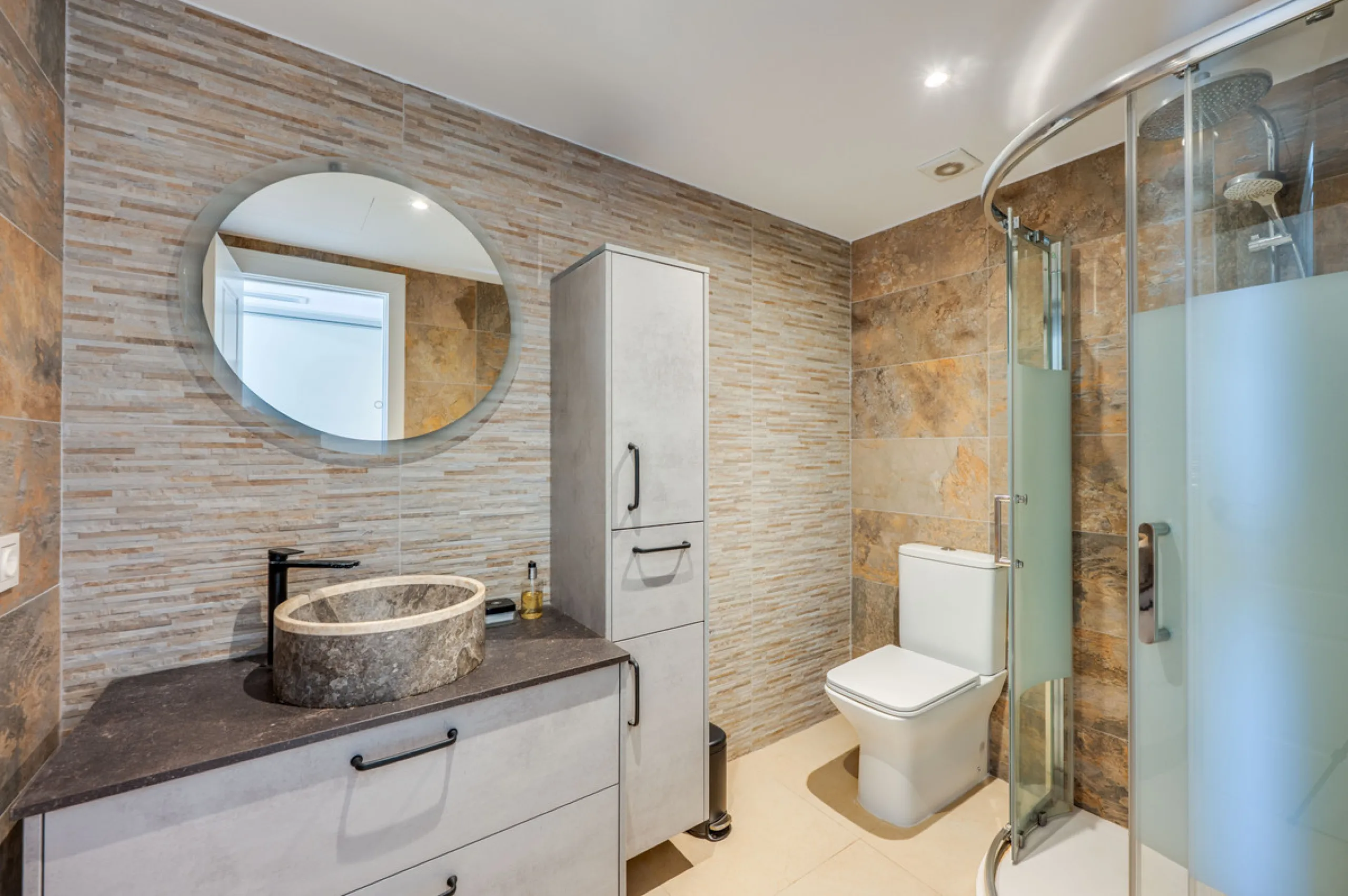 This truly special home combines space, light and tranquility in one of Guadalmina's most sought-after settings. Located on the first floor yet elevated above the golf course, the apartment enjoys the feel of a third floor or penthouse, with uninterrupted