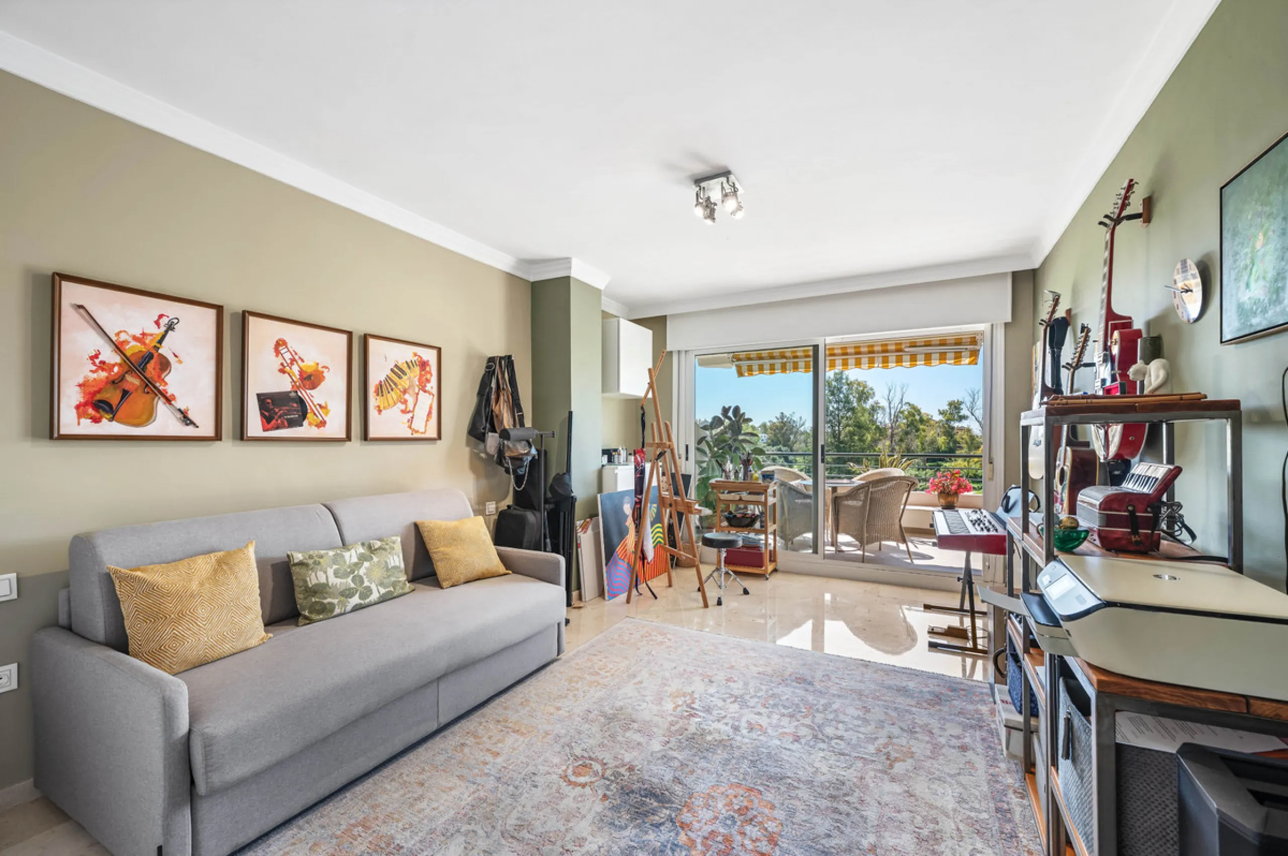 This truly special home combines space, light and tranquility in one of Guadalmina's most sought-after settings. Located on the first floor yet elevated above the golf course, the apartment enjoys the feel of a third floor or penthouse, with uninterrupted