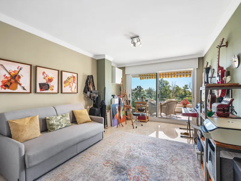 This truly special home combines space, light and tranquility in one of Guadalmina's most sought-after settings. Located on the first floor yet elevated above the golf course, the apartment enjoys the feel of a third floor or penthouse, with uninterrupted