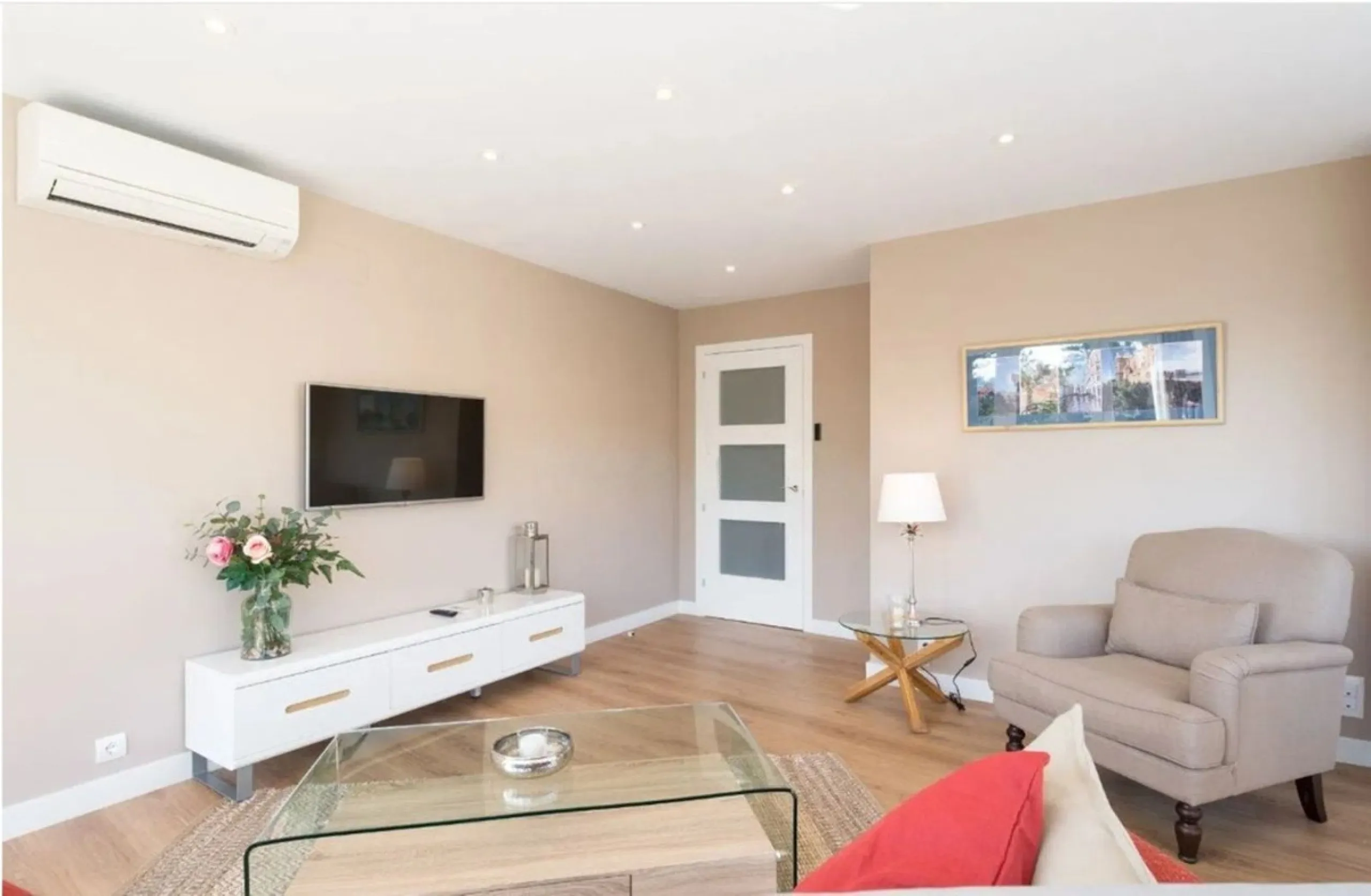 Apartment - Middle Floor Apartment в продаже в Málaga, Málaga. В доме 4 спален и 2 ванных комнат. Площадь дома 195 м²