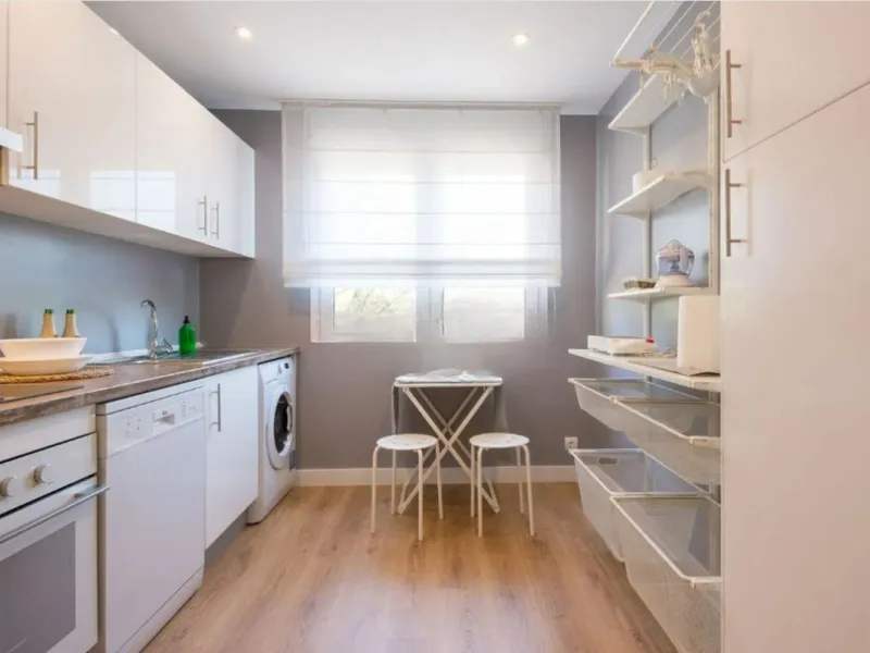 Apartment - Middle Floor Apartment в продаже в Málaga, Málaga. В доме 4 спален и 2 ванных комнат. Площадь дома 195 м²