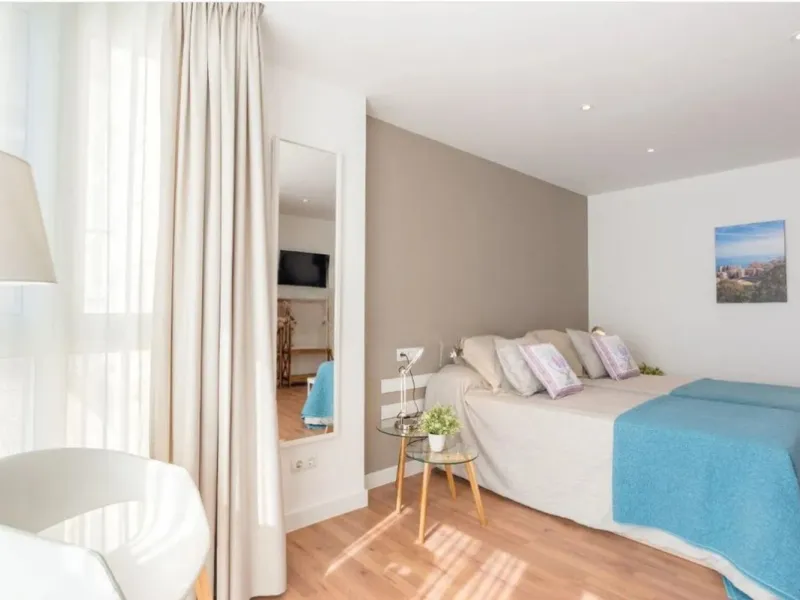 Apartment - Middle Floor Apartment в продаже в Málaga, Málaga. В доме 4 спален и 2 ванных комнат. Площадь дома 195 м²