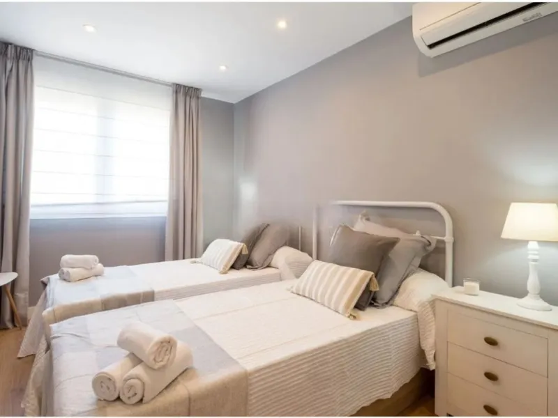 Apartment - Middle Floor Apartment в продаже в Málaga, Málaga. В доме 4 спален и 2 ванных комнат. Площадь дома 195 м²