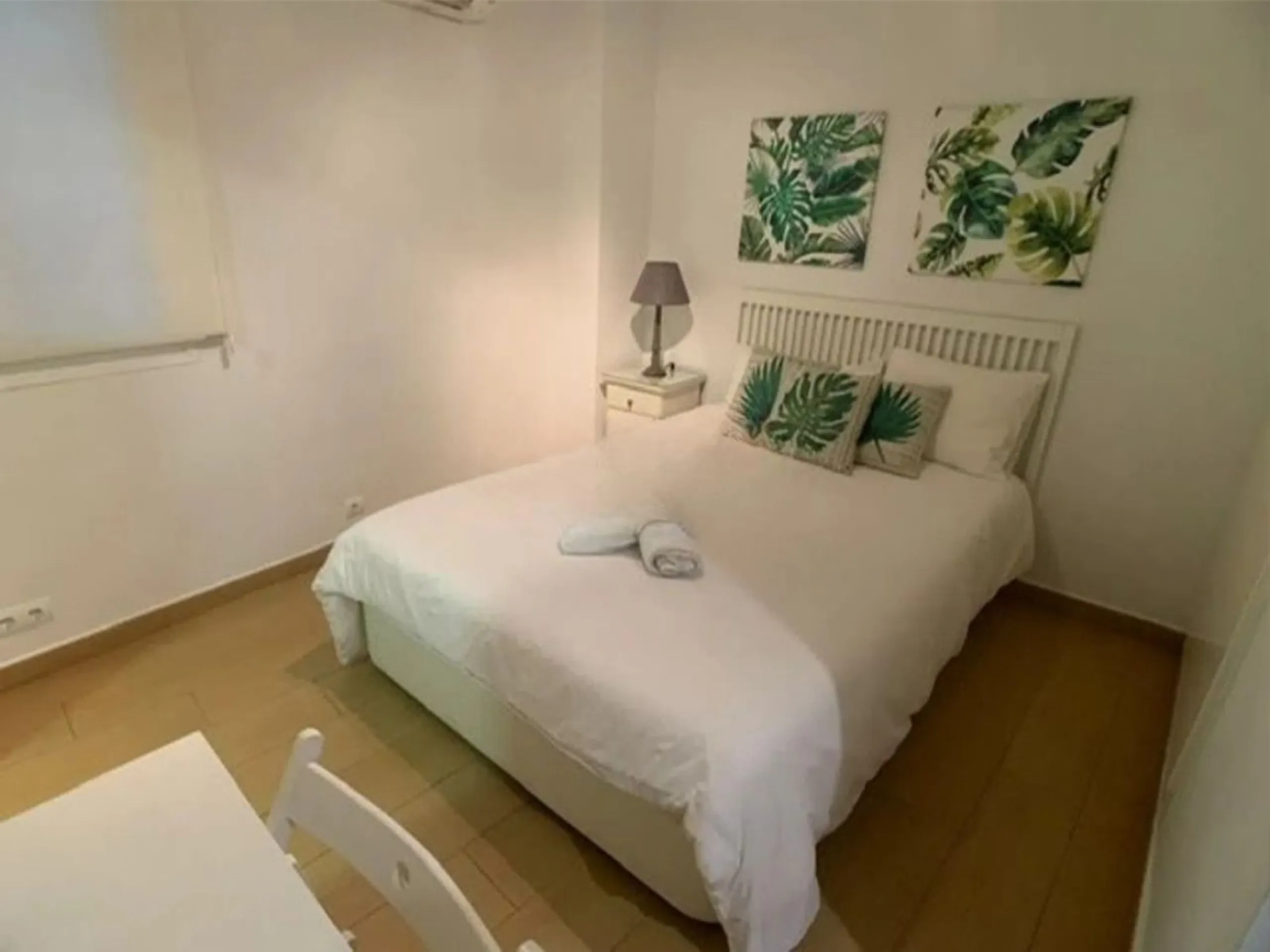 Apartment - Middle Floor Apartment в продаже в Málaga, Málaga. В доме 4 спален и 2 ванных комнат. Площадь дома 195 м²
