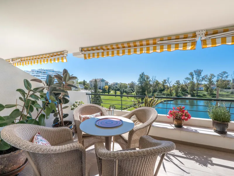 This truly special home combines space, light and tranquility in one of Guadalmina's most sought-after settings. Located on the first floor yet elevated above the golf course, the apartment enjoys the feel of a third floor or penthouse, with uninterrupted