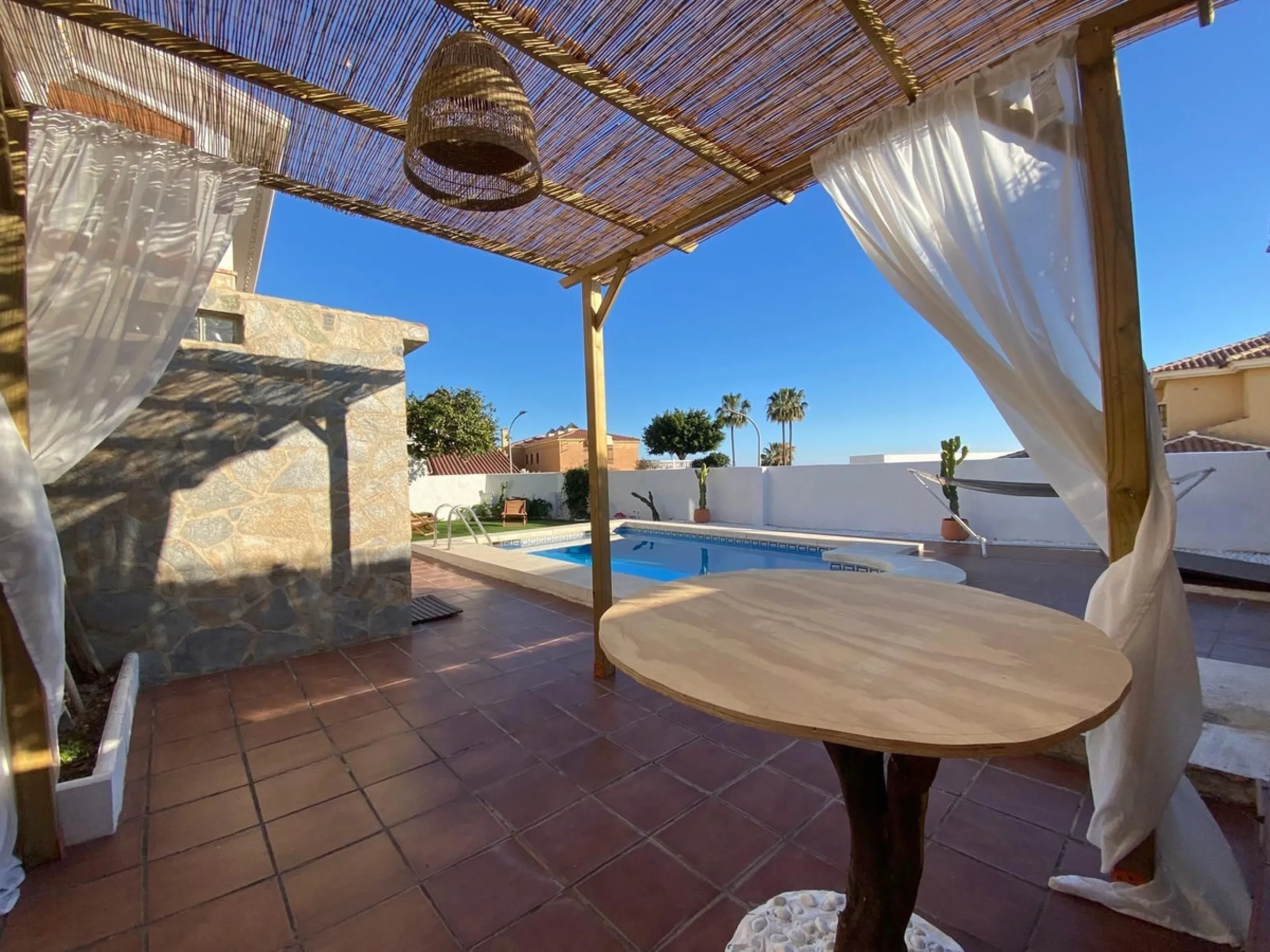 Magnificent detached villa with private pool and sea views. It has a holiday rental license.