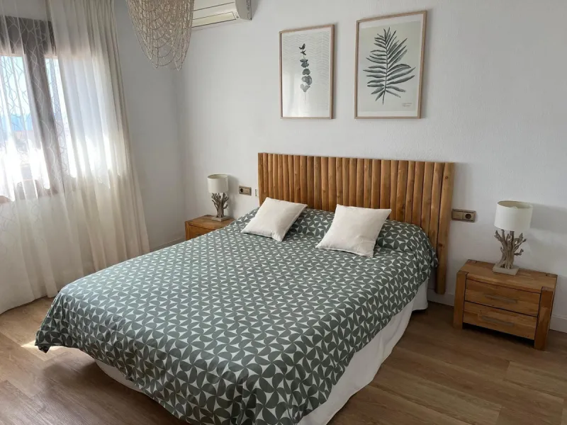 Magnificent detached villa with private pool and sea views. It has a holiday rental license.
