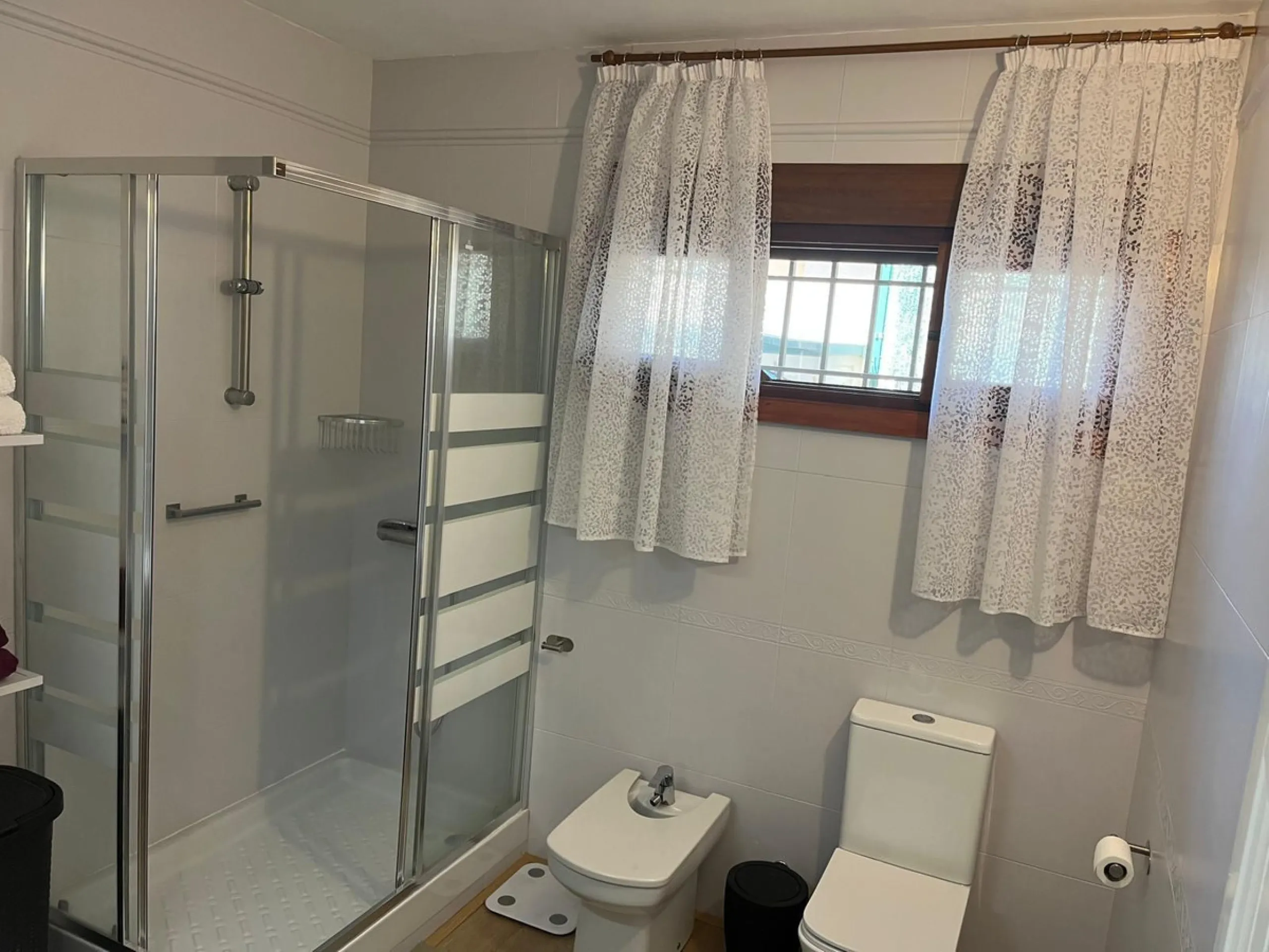 Magnificent detached villa with private pool and sea views. It has a holiday rental license.