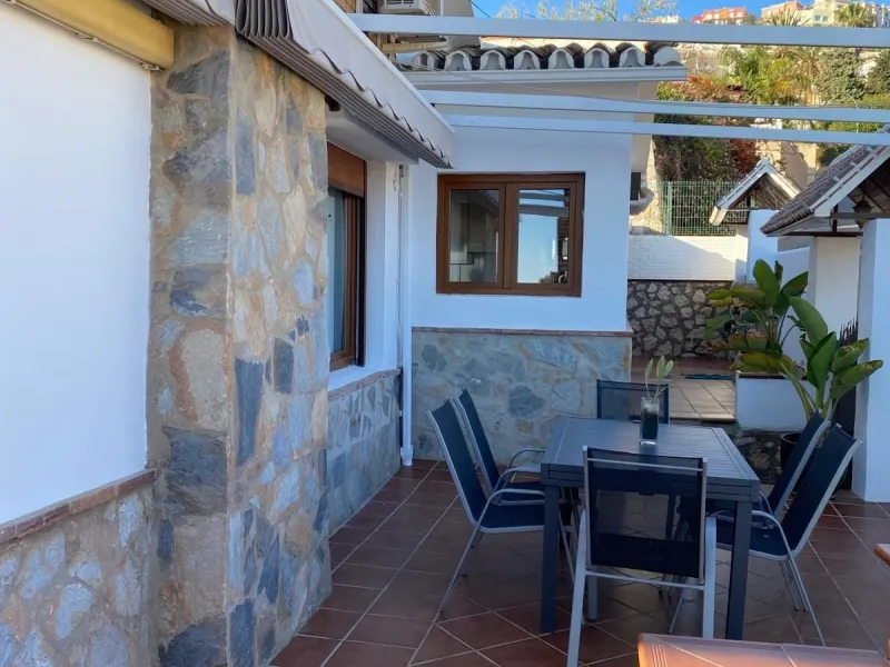 Magnificent detached villa with private pool and sea views. It has a holiday rental license.