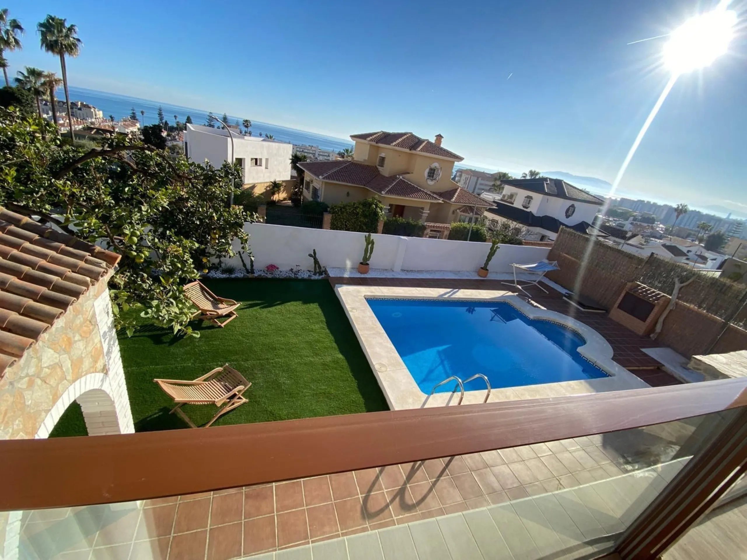 Magnificent detached villa with private pool and sea views. It has a holiday rental license.