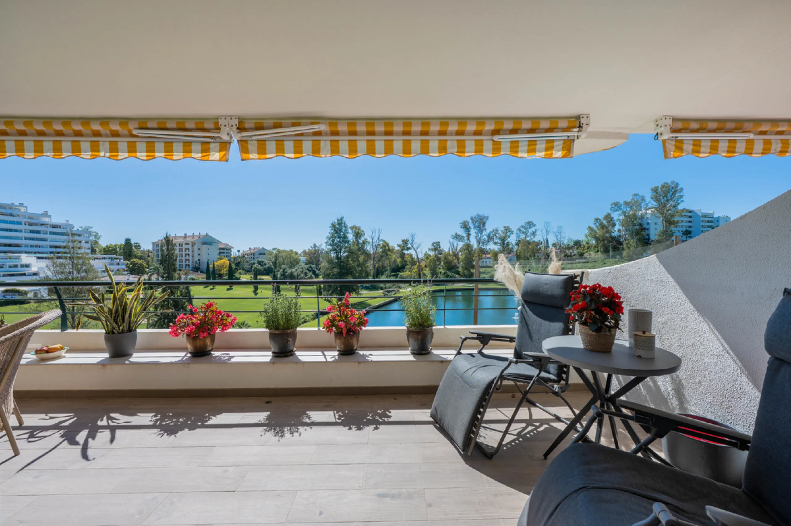 This truly special home combines space, light and tranquility in one of Guadalmina's most sought-after settings. Located on the first floor yet elevated above the golf course, the apartment enjoys the feel of a third floor or penthouse, with uninterrupted