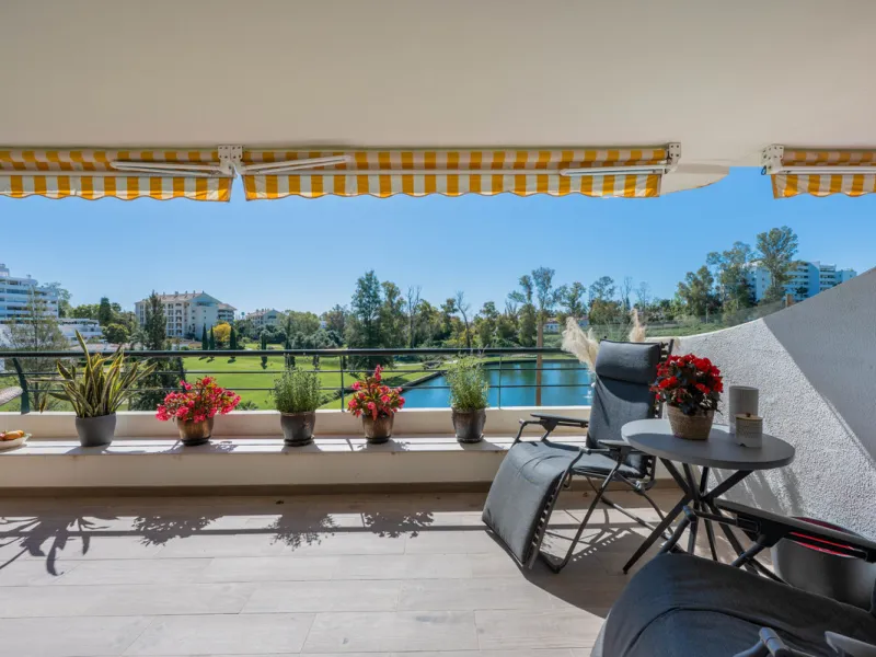 This truly special home combines space, light and tranquility in one of Guadalmina's most sought-after settings. Located on the first floor yet elevated above the golf course, the apartment enjoys the feel of a third floor or penthouse, with uninterrupted