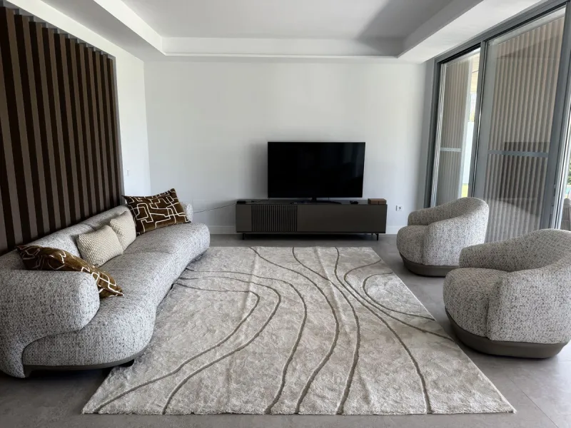 Apartment located in the prestigious Santa Clara Homes development, this exceptional garden duplex  apartment offers a rare combination of generous indoor - outdoor living, contrmporary desygn and complete privacy. Resales from Owner.