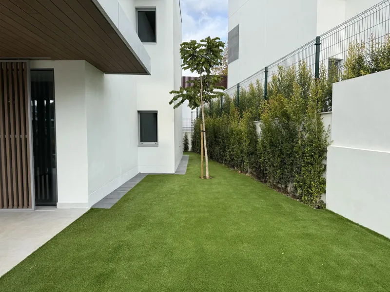 Apartment located in the prestigious Santa Clara Homes development, this exceptional garden duplex  apartment offers a rare combination of generous indoor - outdoor living, contrmporary desygn and complete privacy. Resales from Owner.