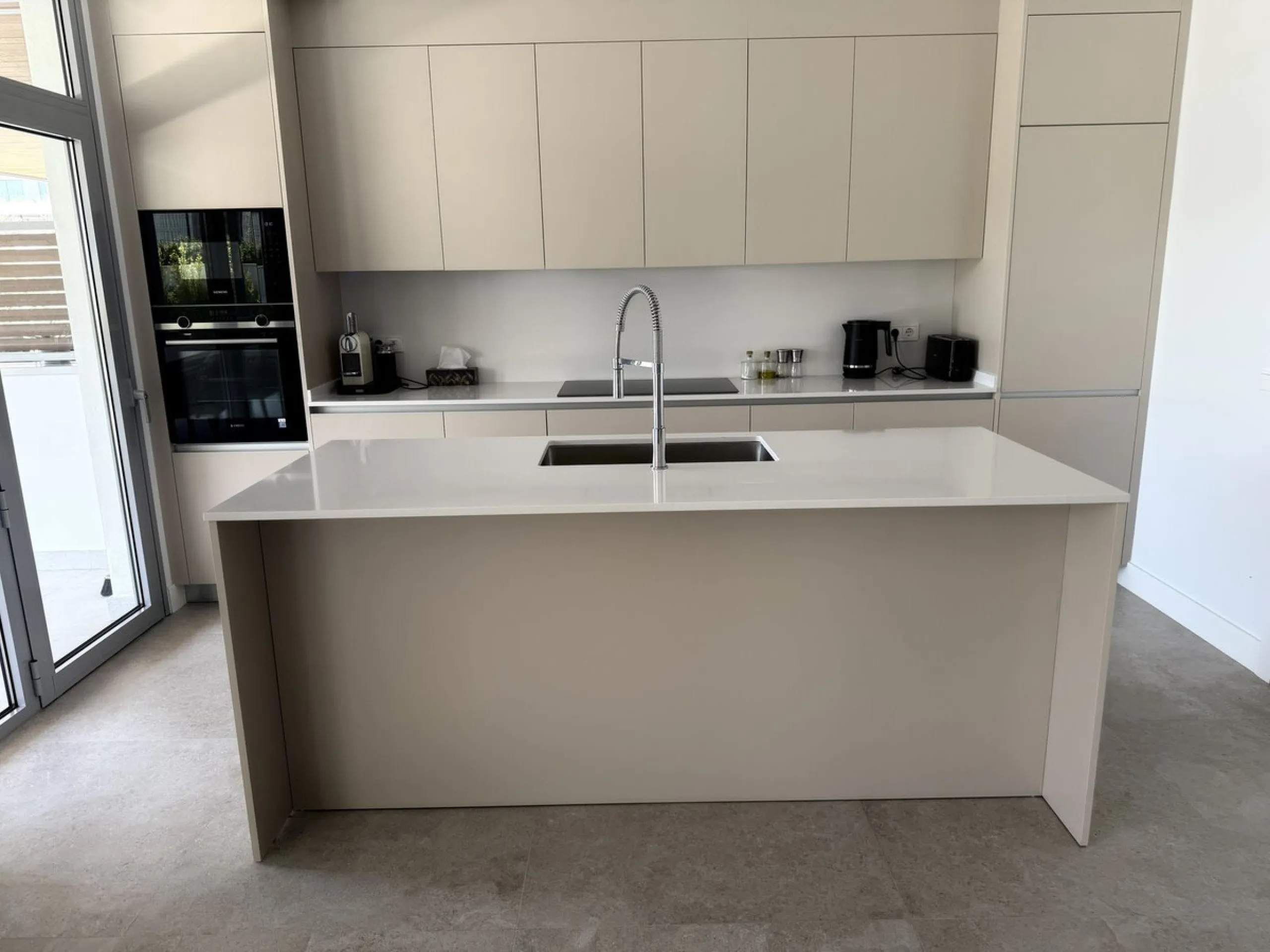 Apartment located in the prestigious Santa Clara Homes development, this exceptional garden duplex  apartment offers a rare combination of generous indoor - outdoor living, contrmporary desygn and complete privacy. Resales from Owner.