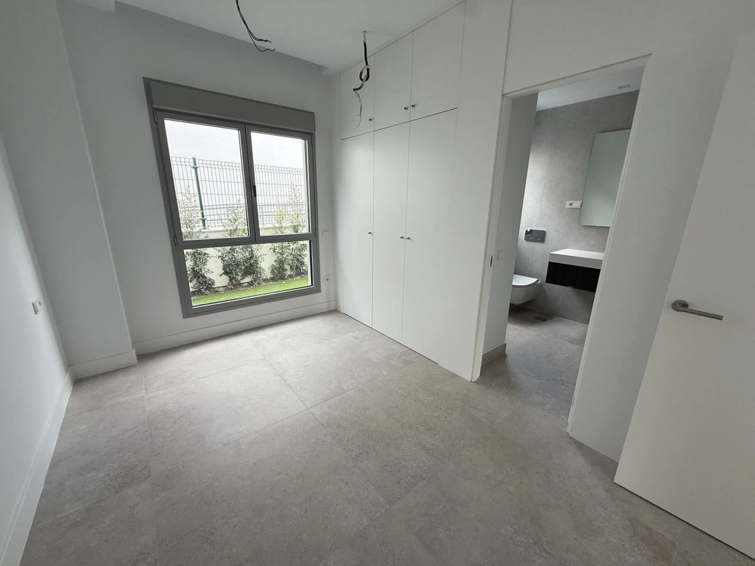 Apartment located in the prestigious Santa Clara Homes development, this exceptional garden duplex  apartment offers a rare combination of generous indoor - outdoor living, contrmporary desygn and complete privacy. Resales from Owner.