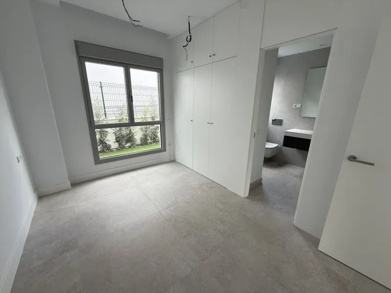 Apartment located in the prestigious Santa Clara Homes development, this exceptional garden duplex  apartment offers a rare combination of generous indoor - outdoor living, contrmporary desygn and complete privacy. Resales from Owner.