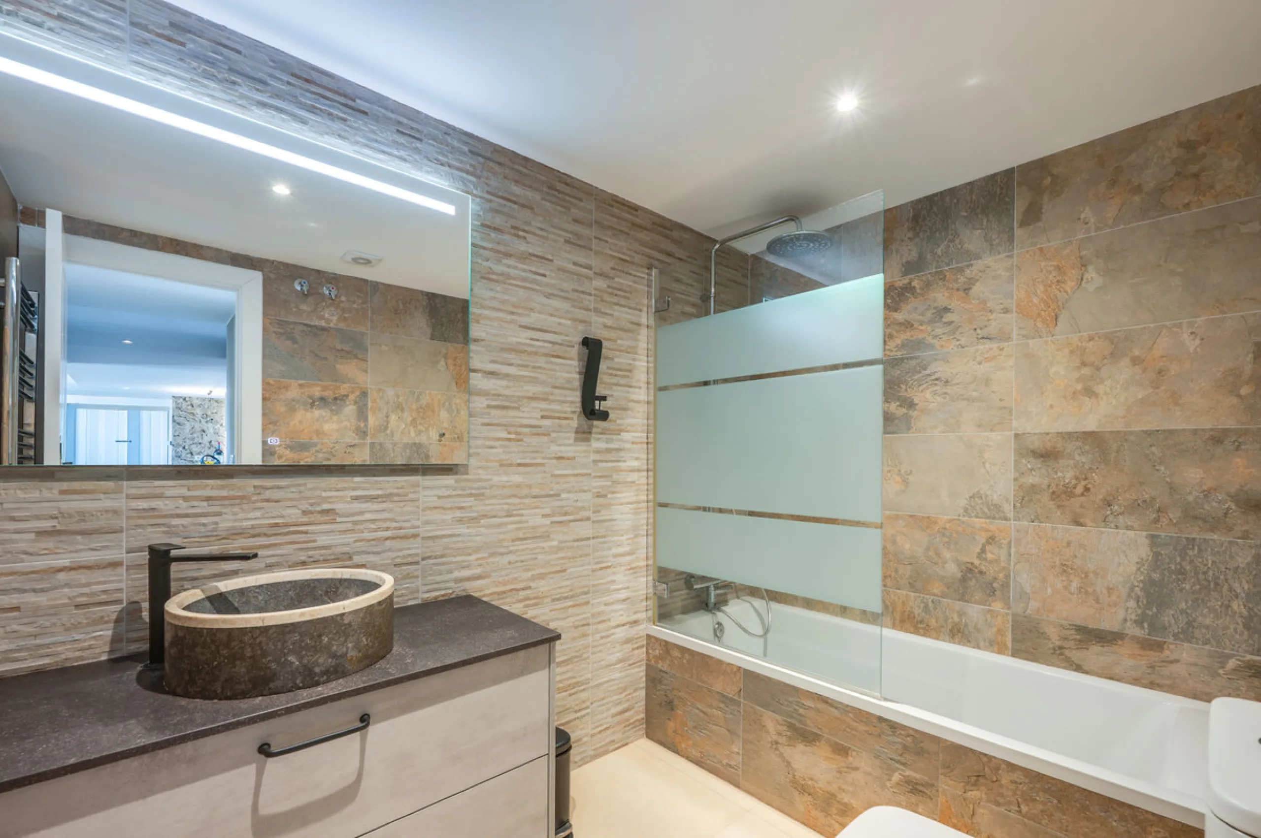 This truly special home combines space, light and tranquility in one of Guadalmina's most sought-after settings. Located on the first floor yet elevated above the golf course, the apartment enjoys the feel of a third floor or penthouse, with uninterrupted