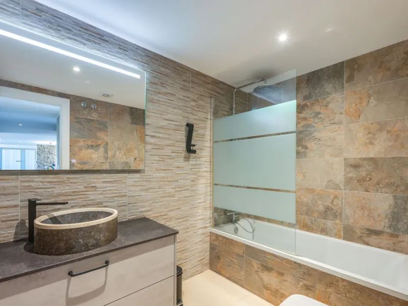 This truly special home combines space, light and tranquility in one of Guadalmina's most sought-after settings. Located on the first floor yet elevated above the golf course, the apartment enjoys the feel of a third floor or penthouse, with uninterrupted