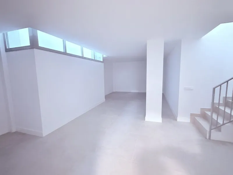 Apartment located in the prestigious Santa Clara Homes development, this exceptional garden duplex  apartment offers a rare combination of generous indoor - outdoor living, contrmporary desygn and complete privacy. Resales from Owner.