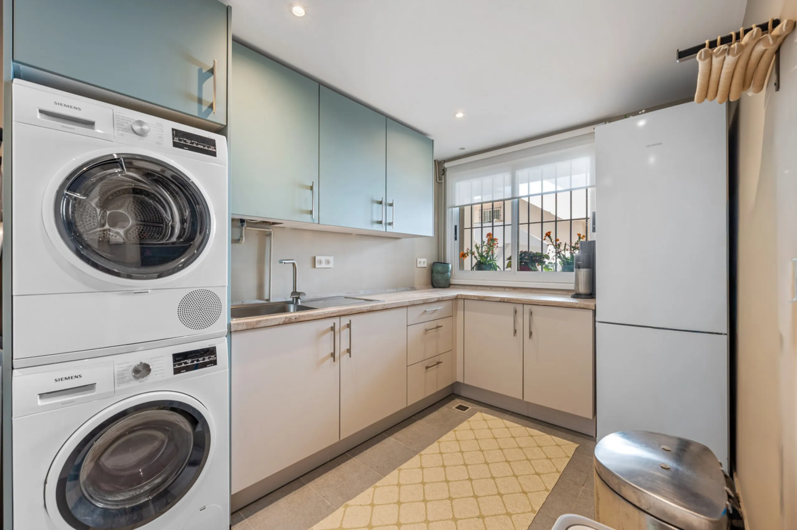 This truly special home combines space, light and tranquility in one of Guadalmina's most sought-after settings. Located on the first floor yet elevated above the golf course, the apartment enjoys the feel of a third floor or penthouse, with uninterrupted