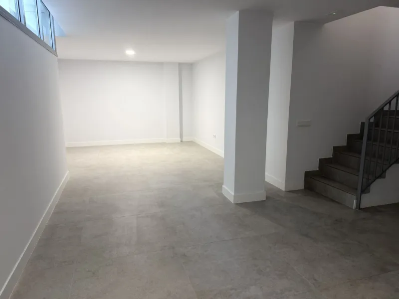 Apartment located in the prestigious Santa Clara Homes development, this exceptional garden duplex  apartment offers a rare combination of generous indoor - outdoor living, contrmporary desygn and complete privacy. Resales from Owner.