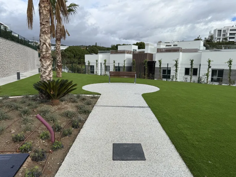 Apartment located in the prestigious Santa Clara Homes development, this exceptional garden duplex  apartment offers a rare combination of generous indoor - outdoor living, contrmporary desygn and complete privacy. Resales from Owner.