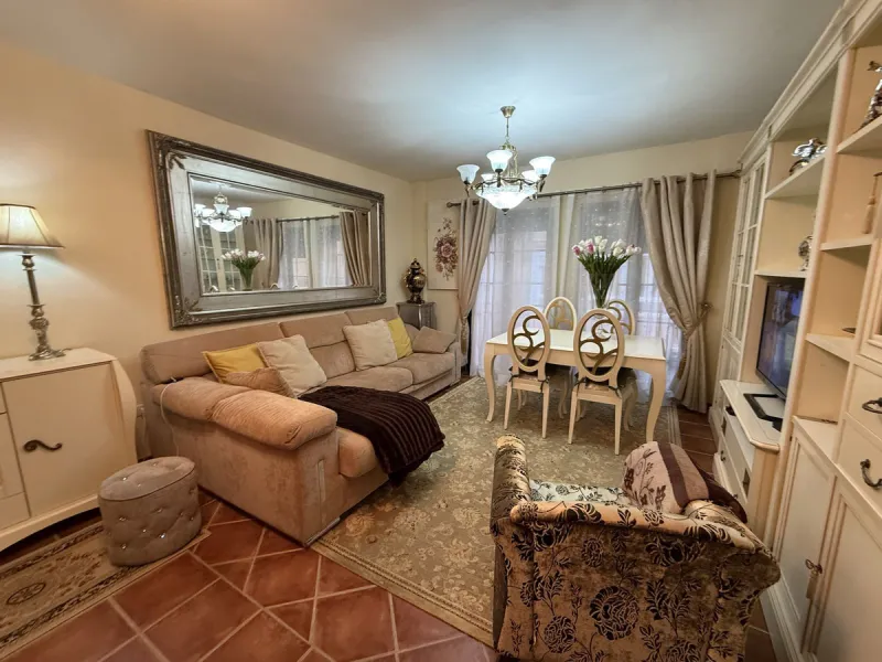 Apartment for sale on the first floor (not ground floor) with 2 bedrooms and 2 bathrooms, located on the second line to the beach in Fuengirola, Los Boliches area.