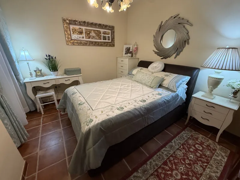 Apartment for sale on the first floor (not ground floor) with 2 bedrooms and 2 bathrooms, located on the second line to the beach in Fuengirola, Los Boliches area.