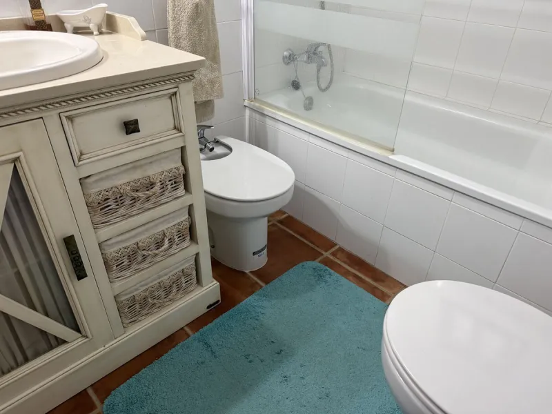 Apartment for sale on the first floor (not ground floor) with 2 bedrooms and 2 bathrooms, located on the second line to the beach in Fuengirola, Los Boliches area.
