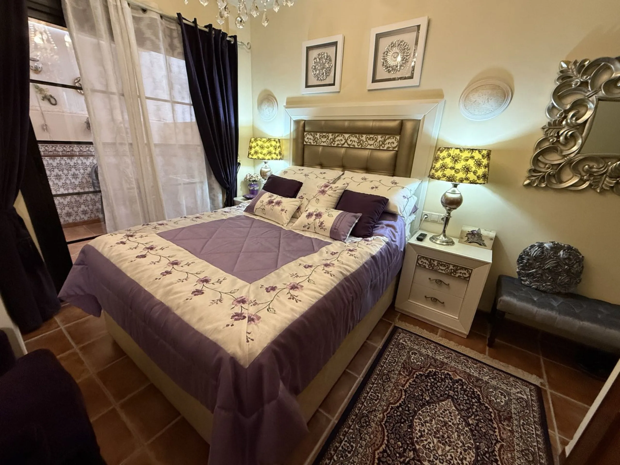 Apartment for sale on the first floor (not ground floor) with 2 bedrooms and 2 bathrooms, located on the second line to the beach in Fuengirola, Los Boliches area.