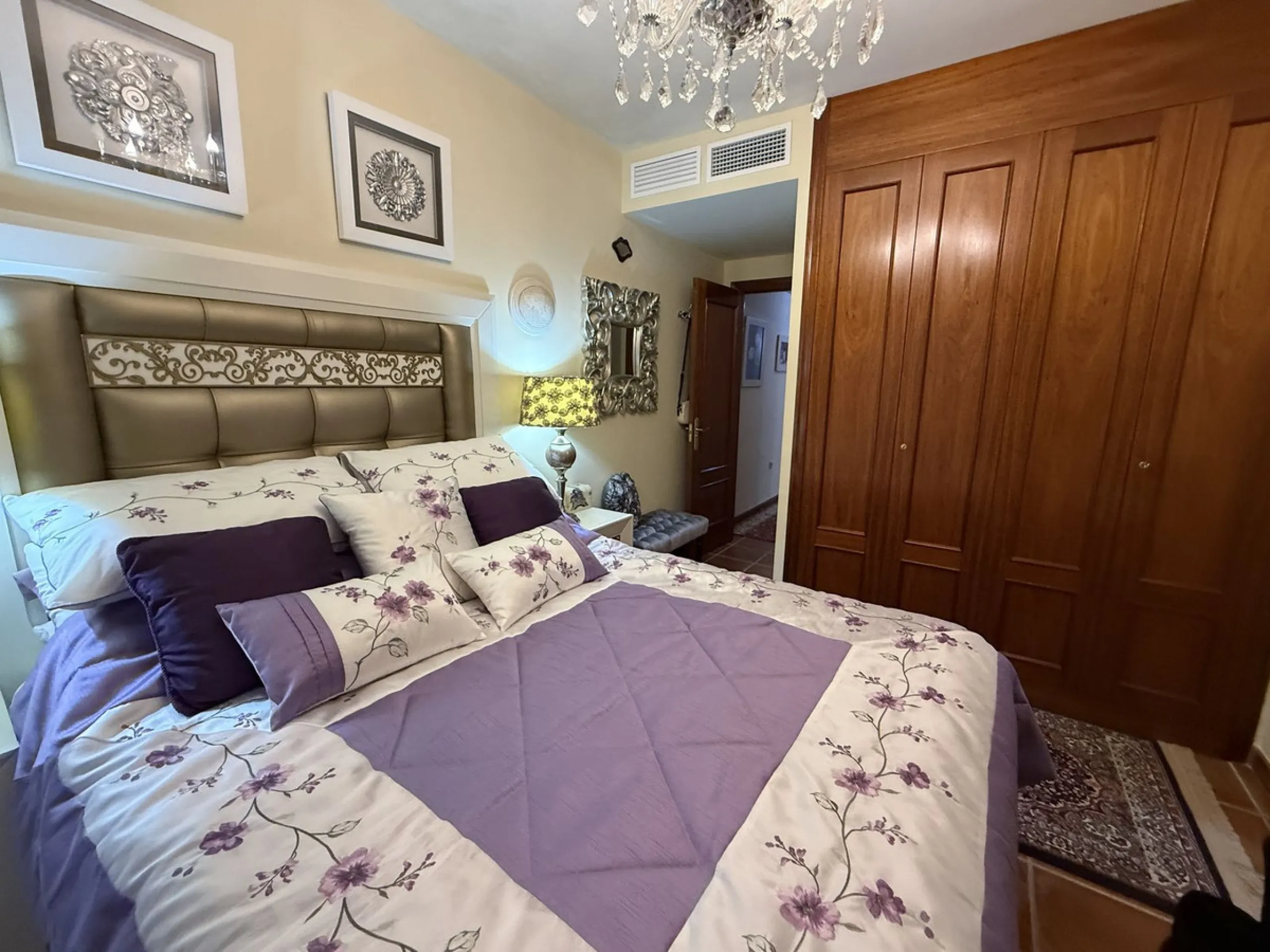 Apartment for sale on the first floor (not ground floor) with 2 bedrooms and 2 bathrooms, located on the second line to the beach in Fuengirola, Los Boliches area.