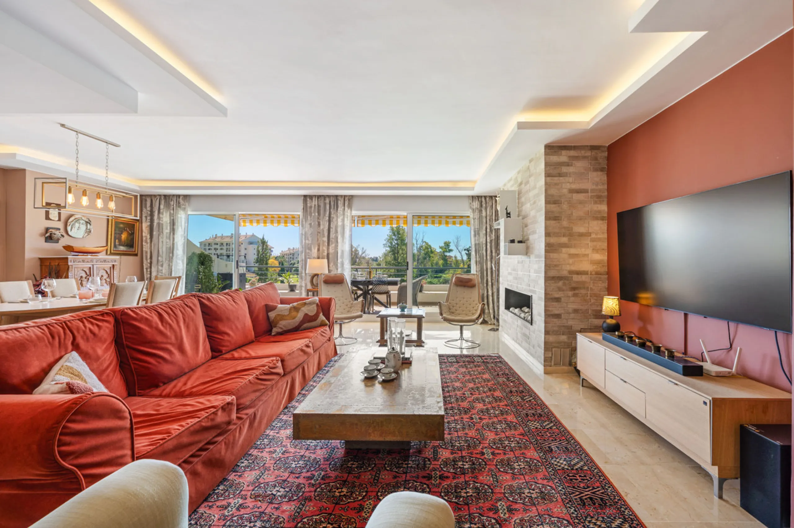 This truly special home combines space, light and tranquility in one of Guadalmina's most sought-after settings. Located on the first floor yet elevated above the golf course, the apartment enjoys the feel of a third floor or penthouse, with uninterrupted