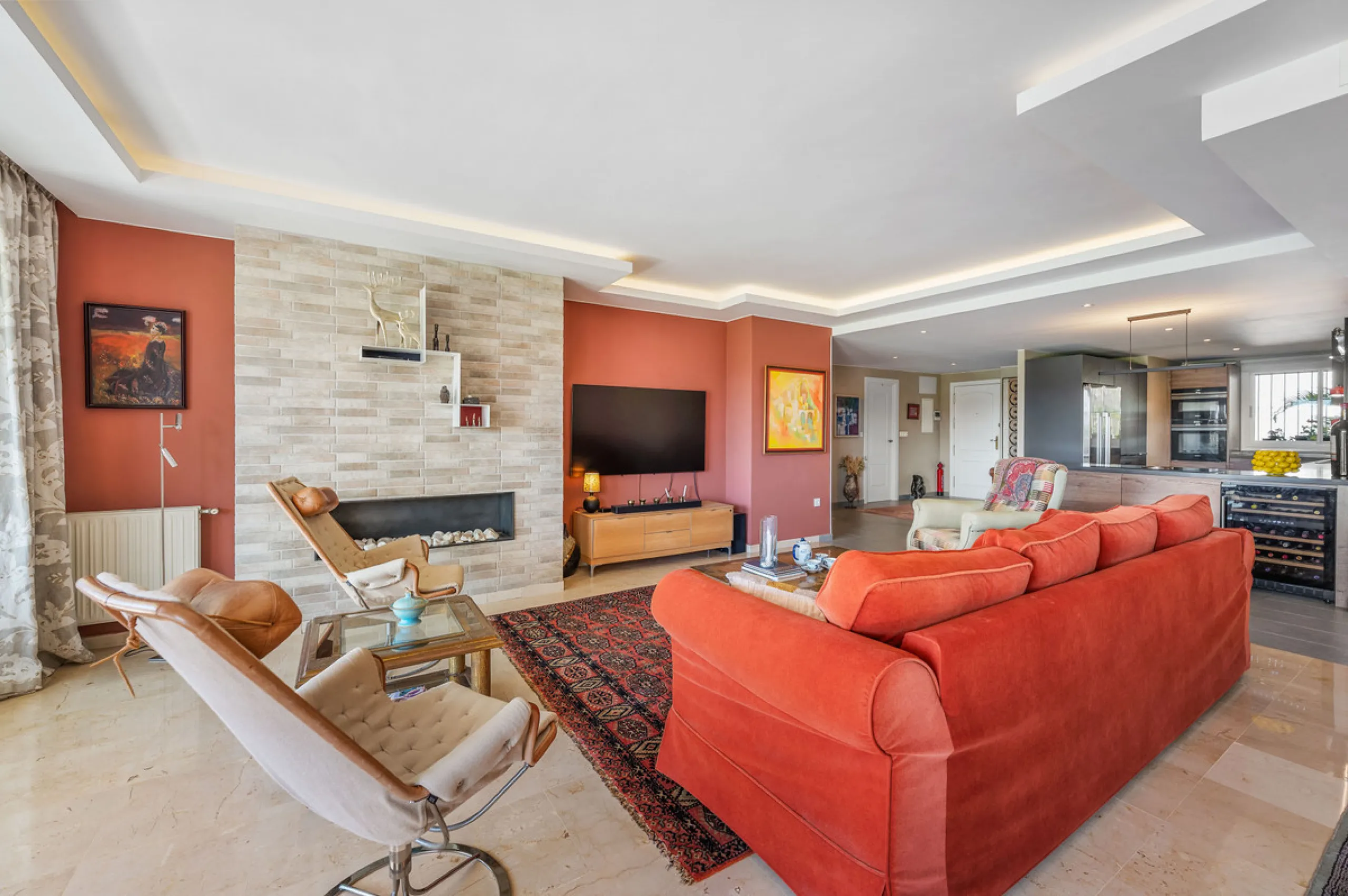 This truly special home combines space, light and tranquility in one of Guadalmina's most sought-after settings. Located on the first floor yet elevated above the golf course, the apartment enjoys the feel of a third floor or penthouse, with uninterrupted