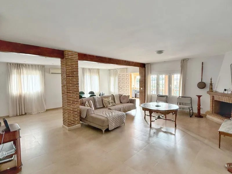 Villa for Sale in Campo Mijas – Large Plot with Multiple Possibilities