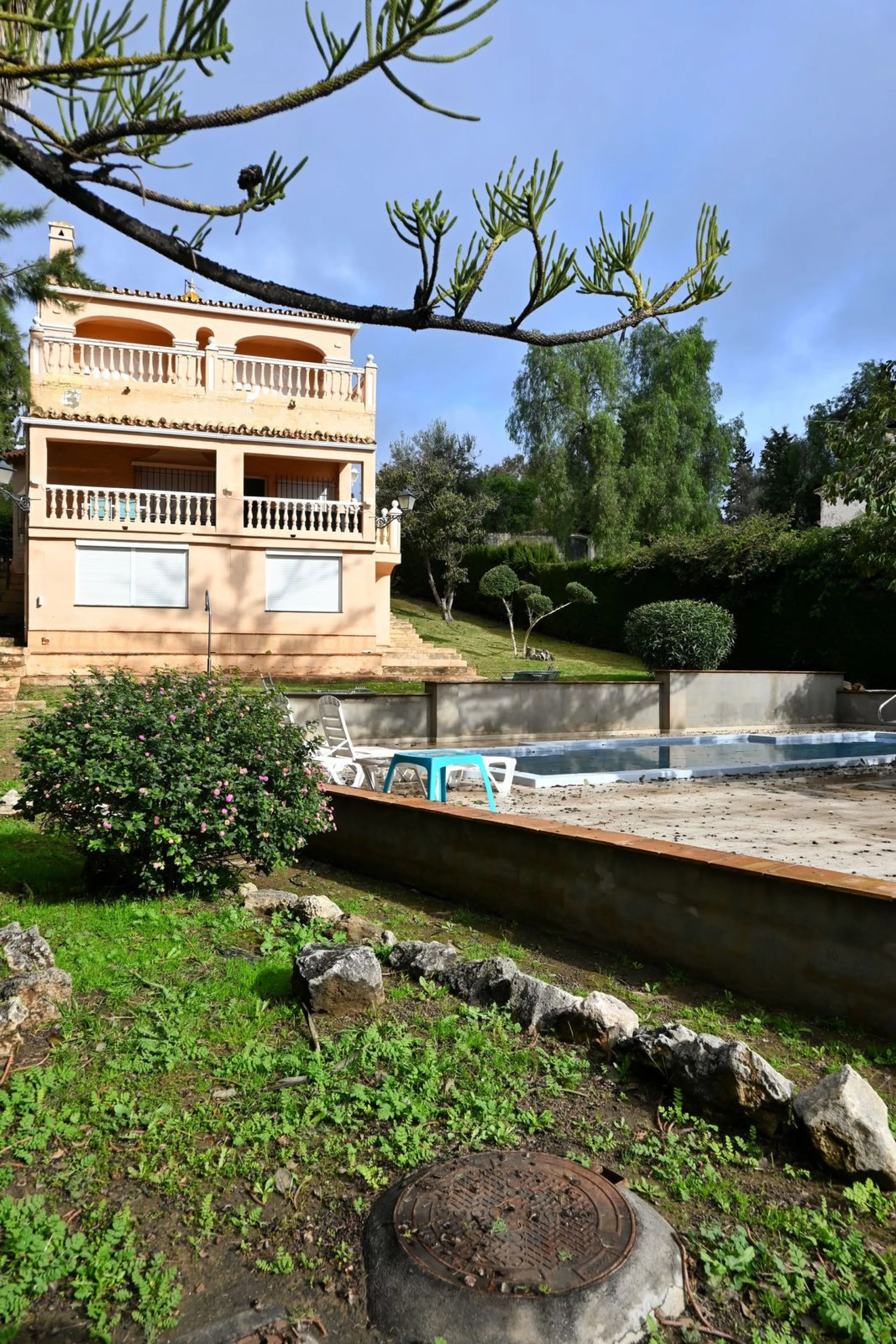 Villa for Sale in Campo Mijas – Large Plot with Multiple Possibilities