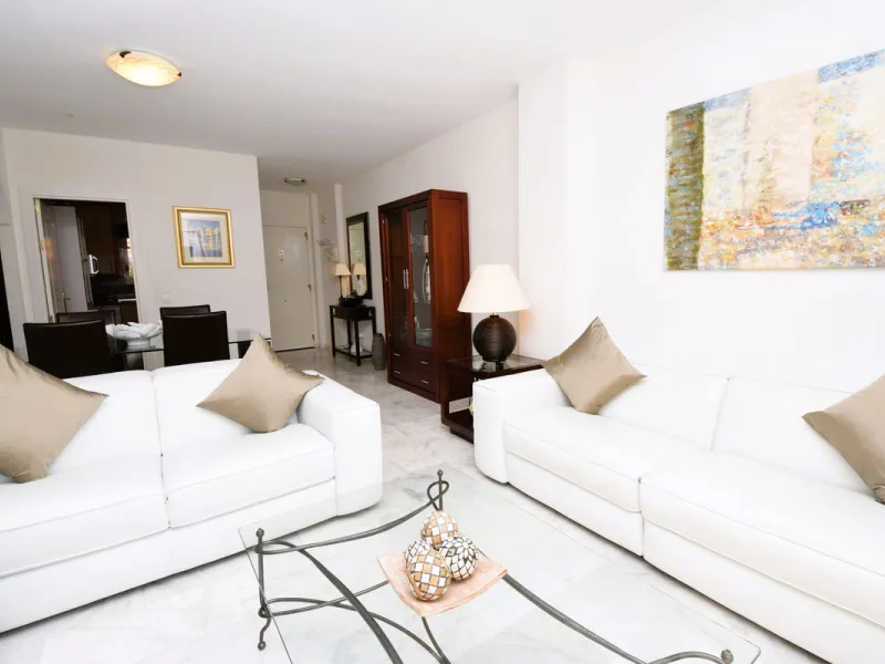 This is an immaculately presented penthouse in La Reserva de Marbella just minutes from Cabopino, Elviria and their lovely beaches. This penthouse has a large west facing terrace which offers great winter sun and sea views and upstairs is a huge roof terr
