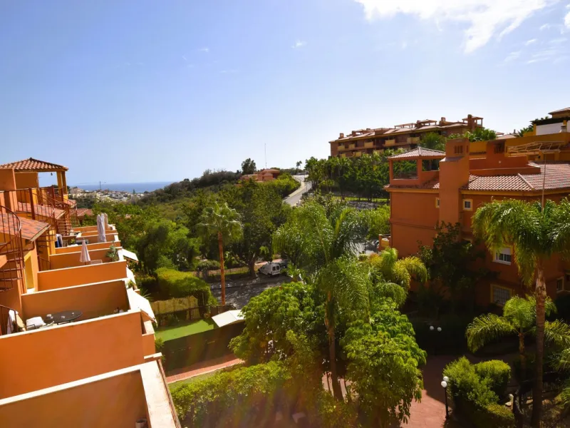 This is an immaculately presented penthouse in La Reserva de Marbella just minutes from Cabopino, Elviria and their lovely beaches. This penthouse has a large west facing terrace which offers great winter sun and sea views and upstairs is a huge roof terr