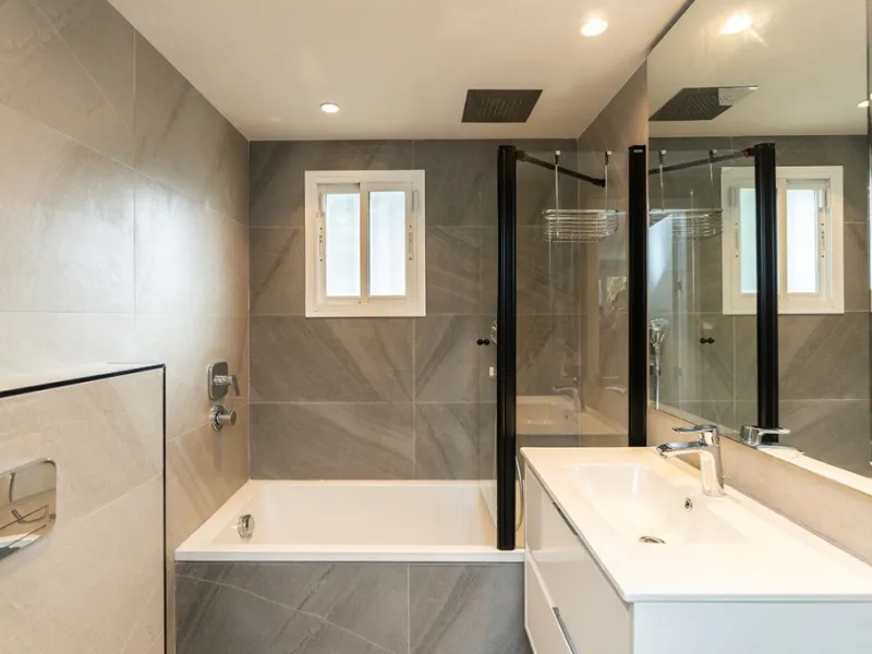 Just 50 metres from the beach, this beautifully renovated and modernised four bedroom, three bathroom villa is set on a spacious, flat plot featuring a large swimming pool and lush mature garden. The property boasts a fully upgraded kitchen and bathrooms,