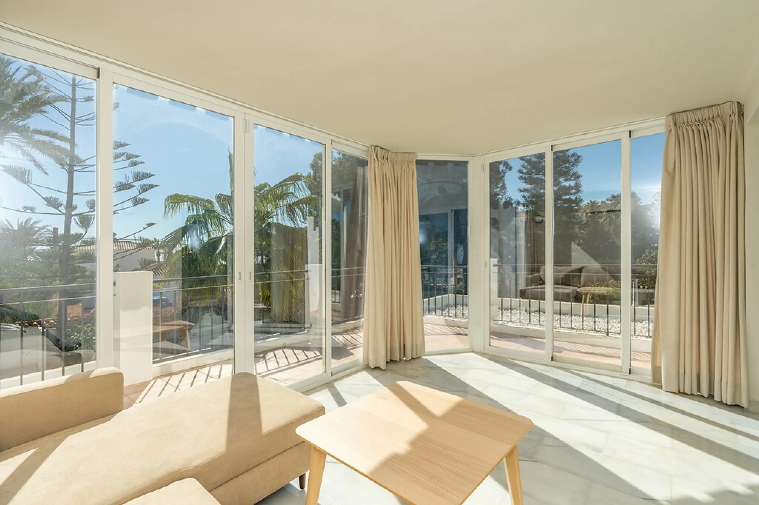 Just 50 metres from the beach, this beautifully renovated and modernised four bedroom, three bathroom villa is set on a spacious, flat plot featuring a large swimming pool and lush mature garden. The property boasts a fully upgraded kitchen and bathrooms,