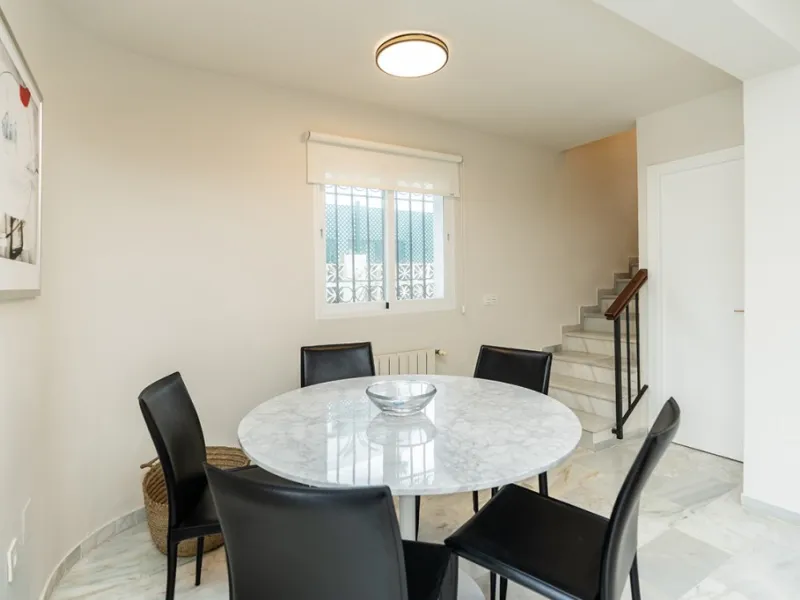 Just 50 metres from the beach, this beautifully renovated and modernised four bedroom, three bathroom villa is set on a spacious, flat plot featuring a large swimming pool and lush mature garden. The property boasts a fully upgraded kitchen and bathrooms,