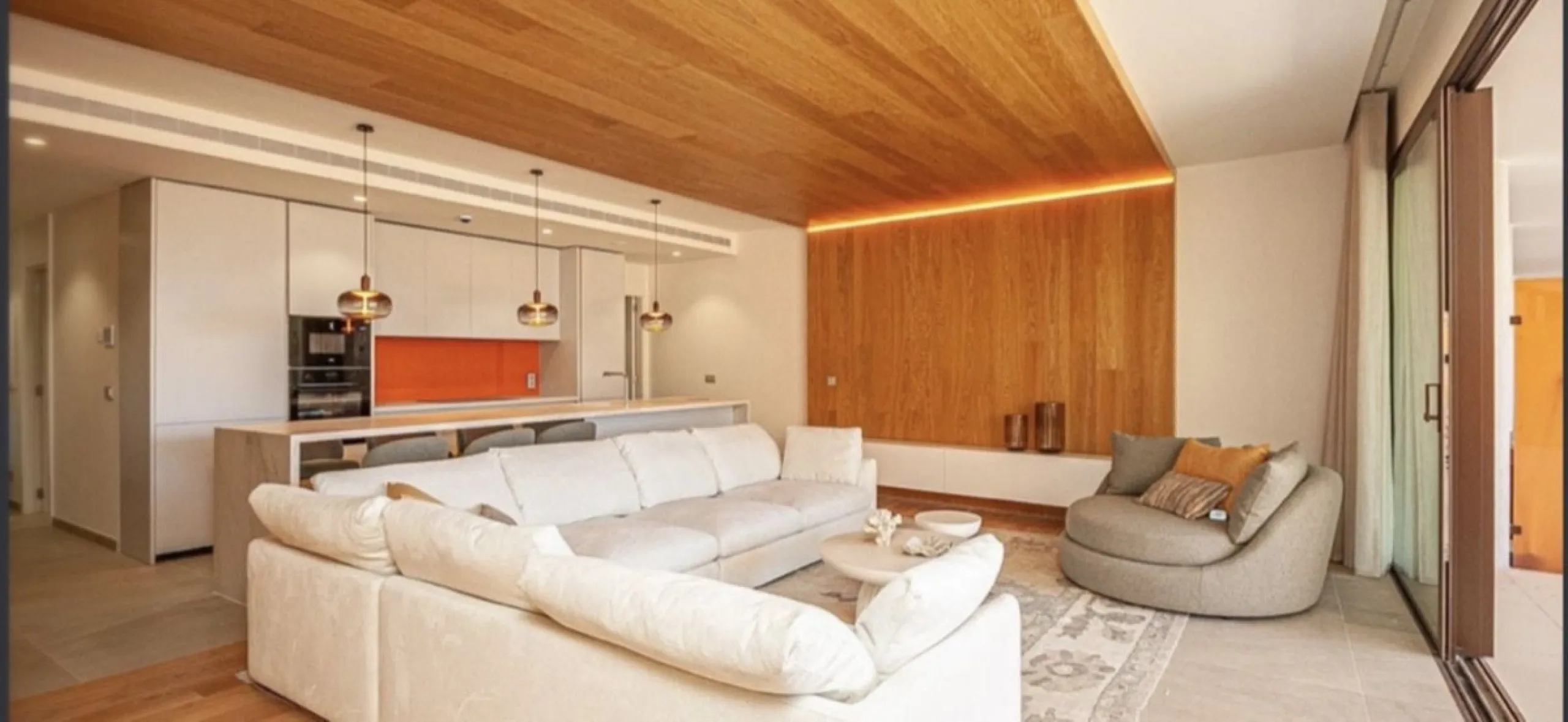 Exclusive apartment villa located in the prestigious South Residences, Higuerón Resort in Fuengirola, offering a refined balance of contemporary design, privacy, and resort-style living on the Costa del Sol.