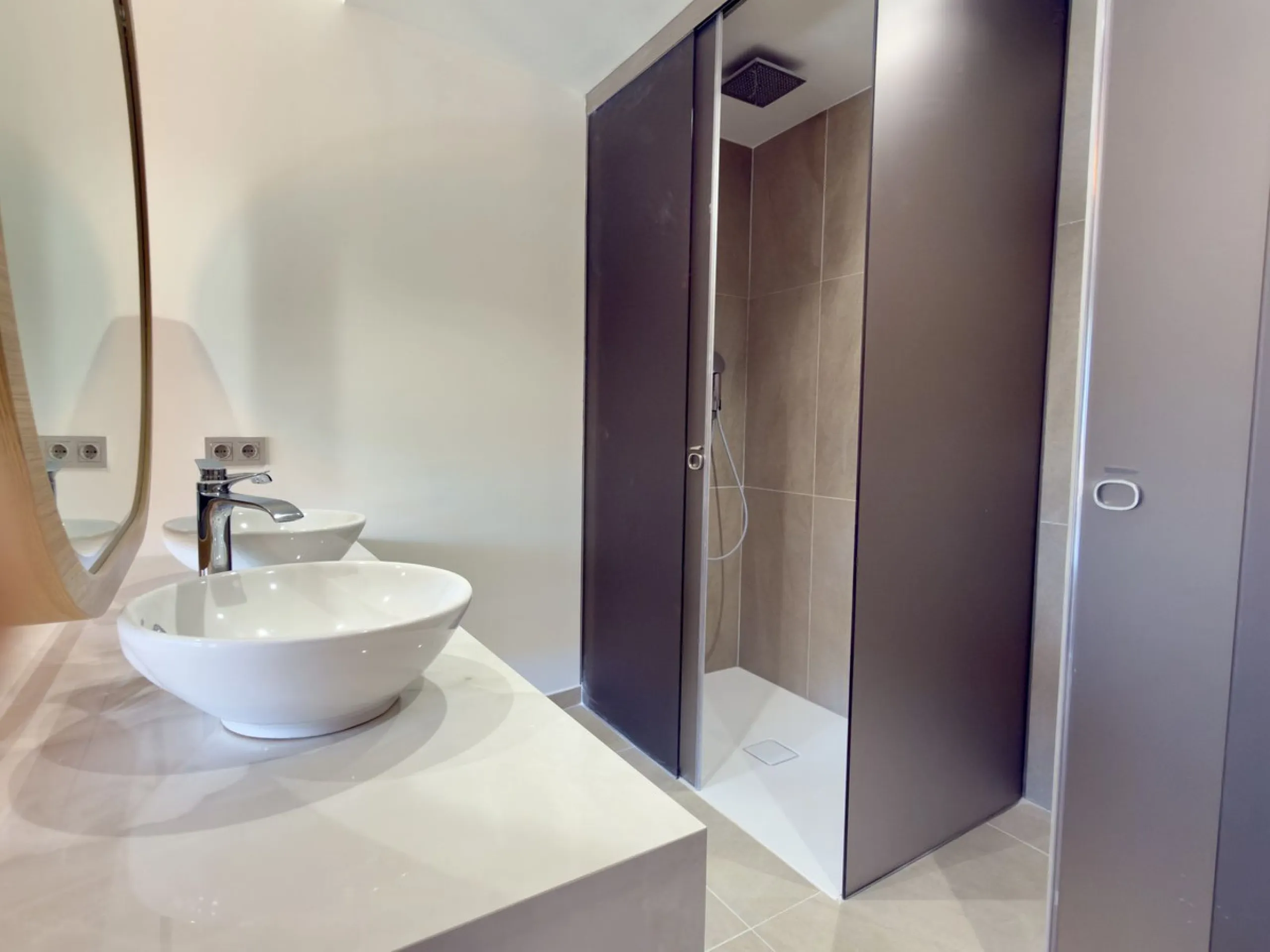 Exclusive apartment villa located in the prestigious South Residences, Higuerón Resort in Fuengirola, offering a refined balance of contemporary design, privacy, and resort-style living on the Costa del Sol.