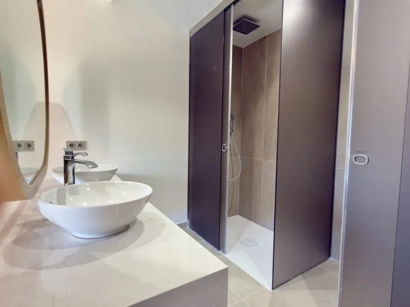 Exclusive apartment villa located in the prestigious South Residences, Higuerón Resort in Fuengirola, offering a refined balance of contemporary design, privacy, and resort-style living on the Costa del Sol.