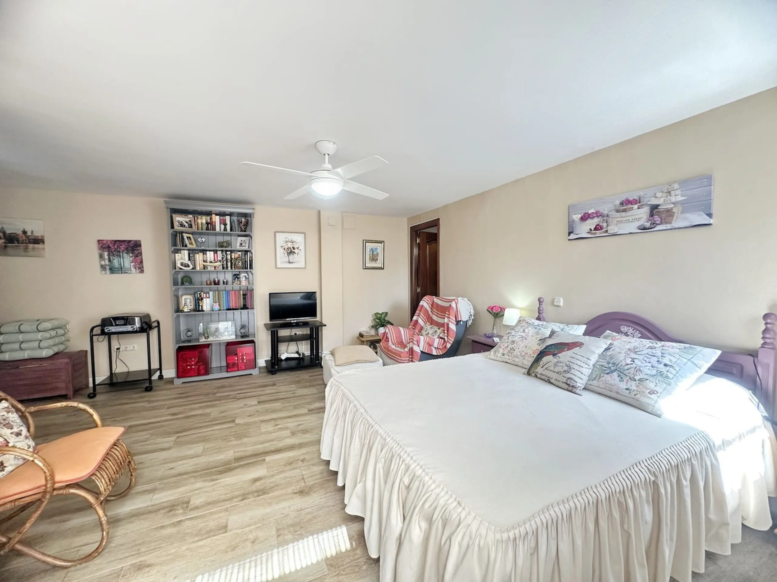 House - Detached Villa в продаже в Rincón de la Victoria, Málaga. В доме 4 спален и 3 ванных комнат. Площадь дома 187 м². Площадь участка 400 м²