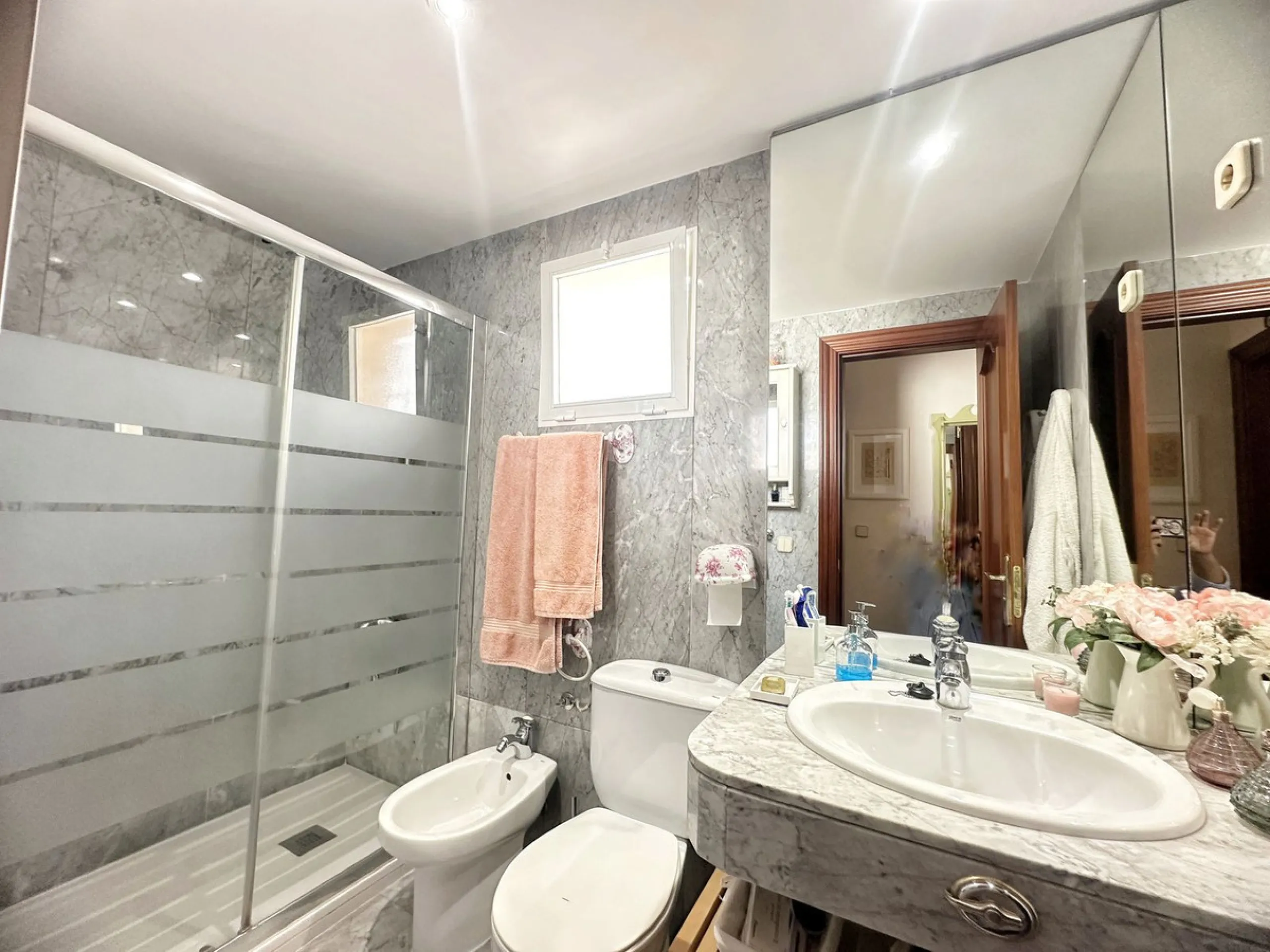 House - Detached Villa в продаже в Rincón de la Victoria, Málaga. В доме 4 спален и 3 ванных комнат. Площадь дома 187 м². Площадь участка 400 м²